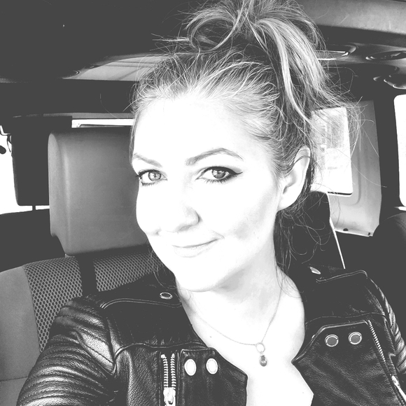 Meet your Posher, Kassy - Picture 2 of 2